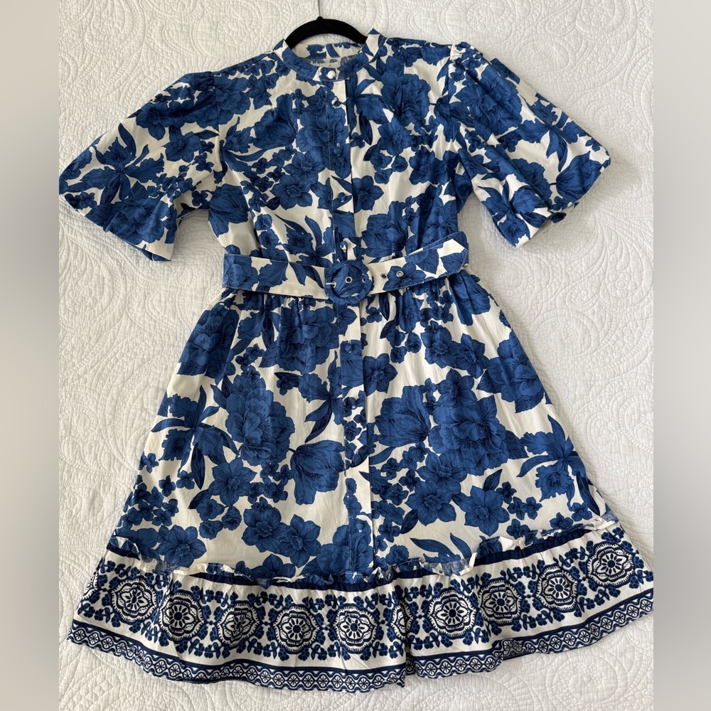 Joie Floral Blue and White Dress, Size 8, excellent condition, adjustable belt.